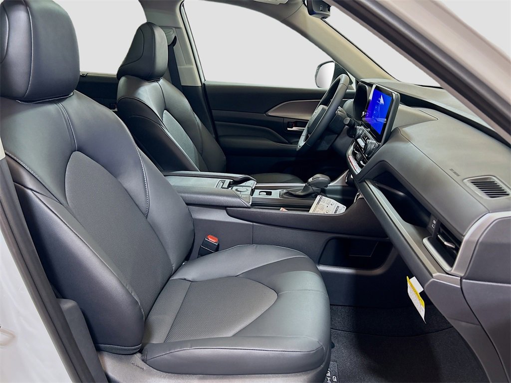 New 2025 Toyota Grand Highlander FWD image 27