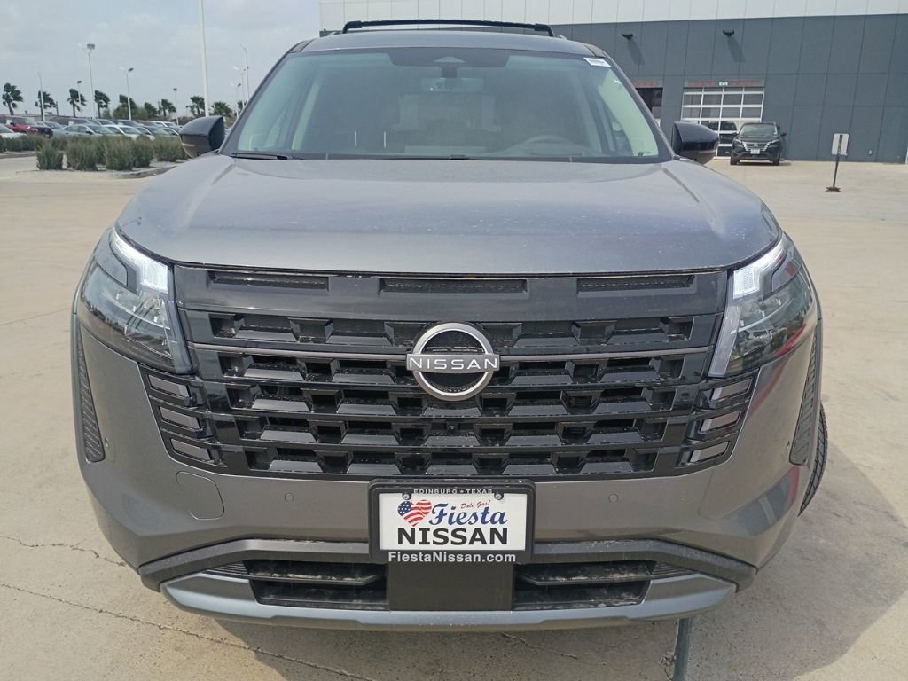 New 2026 Nissan Pathfinder Platinum image 2