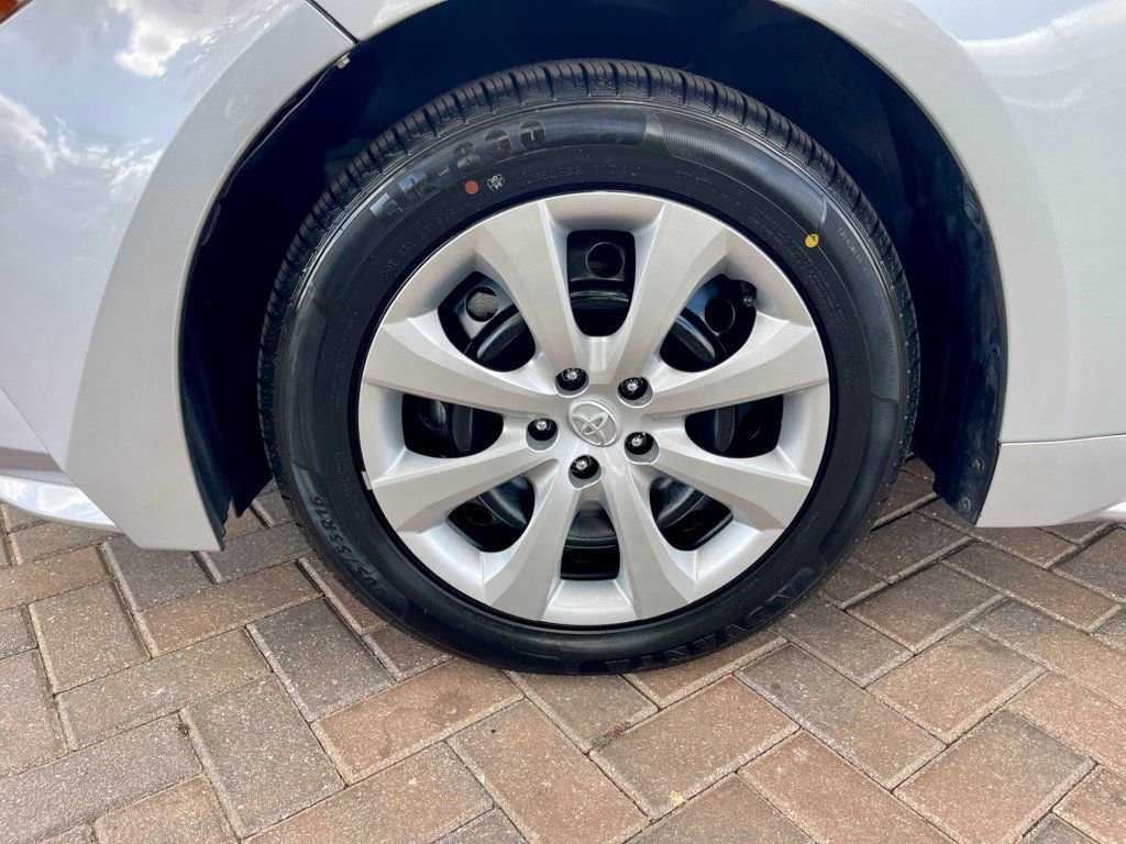 Used 2024 Toyota Corolla LE image 9