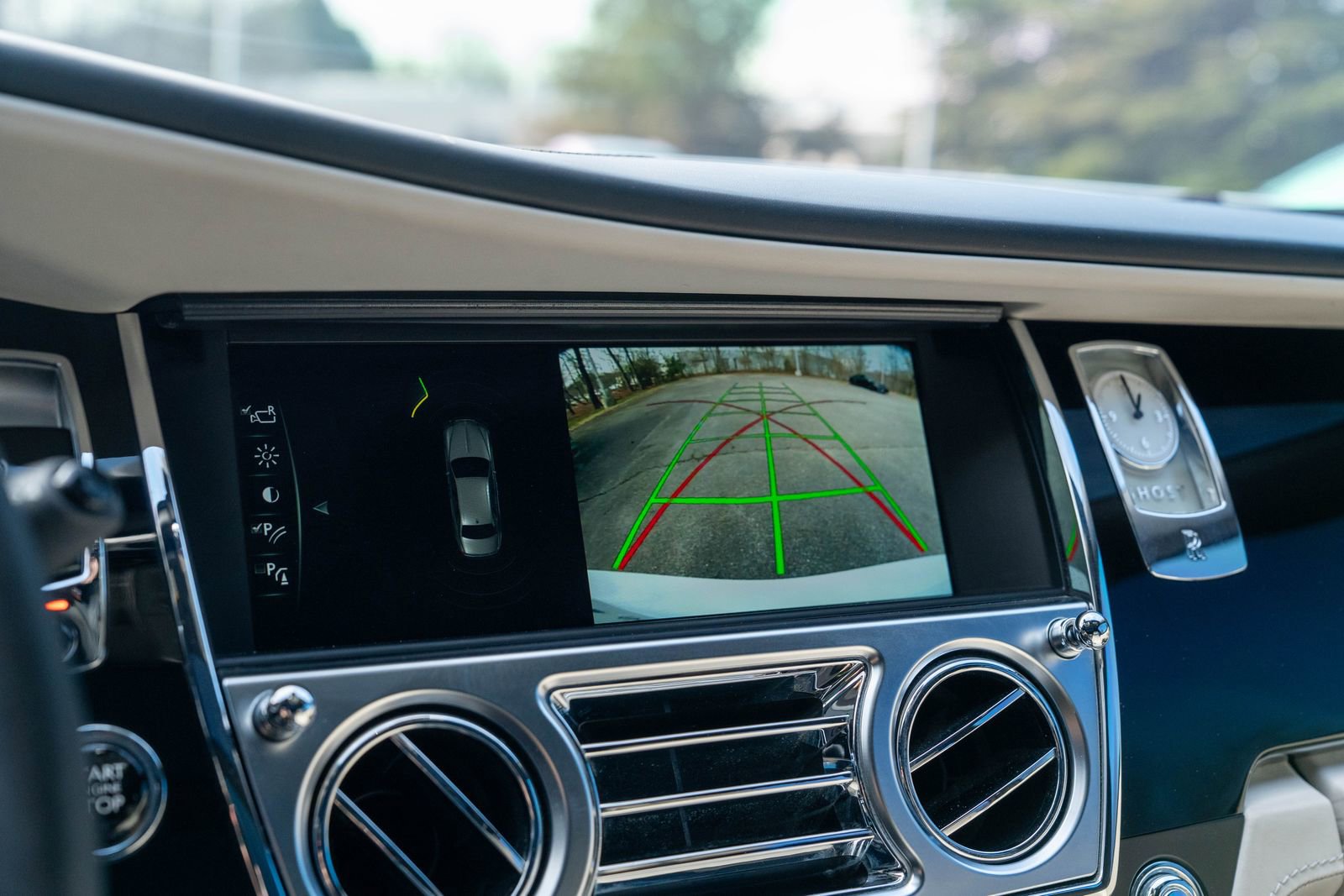 Used 2018 Rolls-Royce Ghost image 21