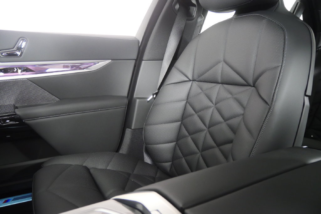 New 2026 BMW 740i RWD image 23