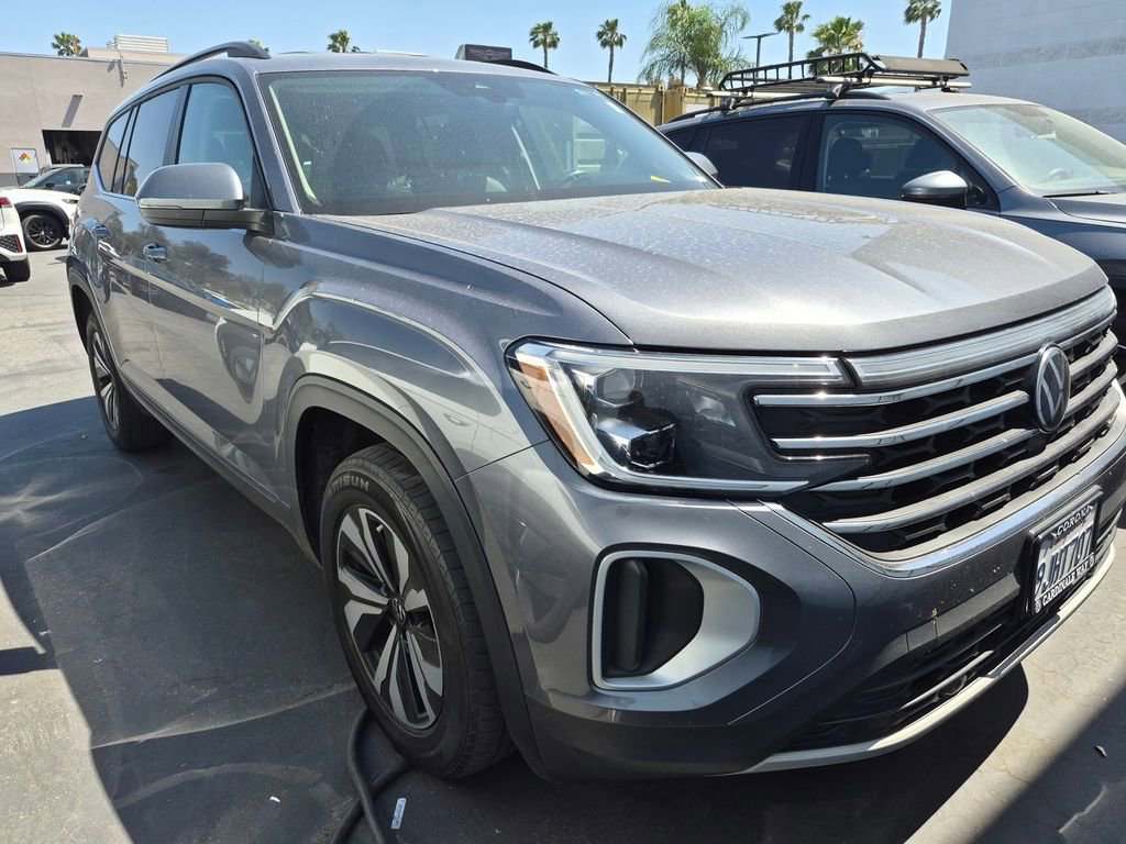 Used 2024 Volkswagen Atlas SE image 2