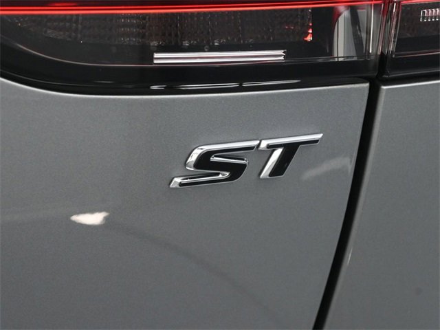 Used 2023 Buick Envision Essence w/ Sport Touring Package image 29