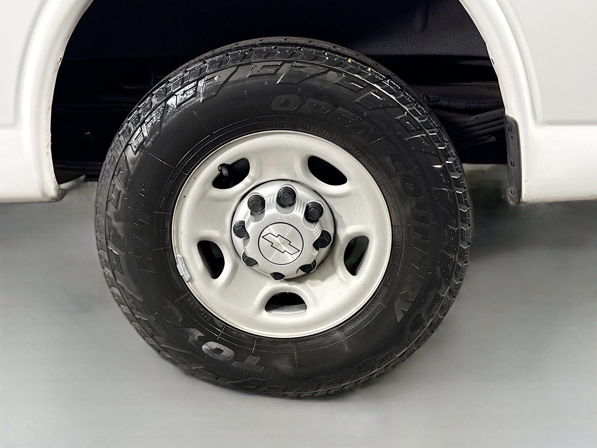 Used 2017 Chevrolet Express 2500 RWD image 30