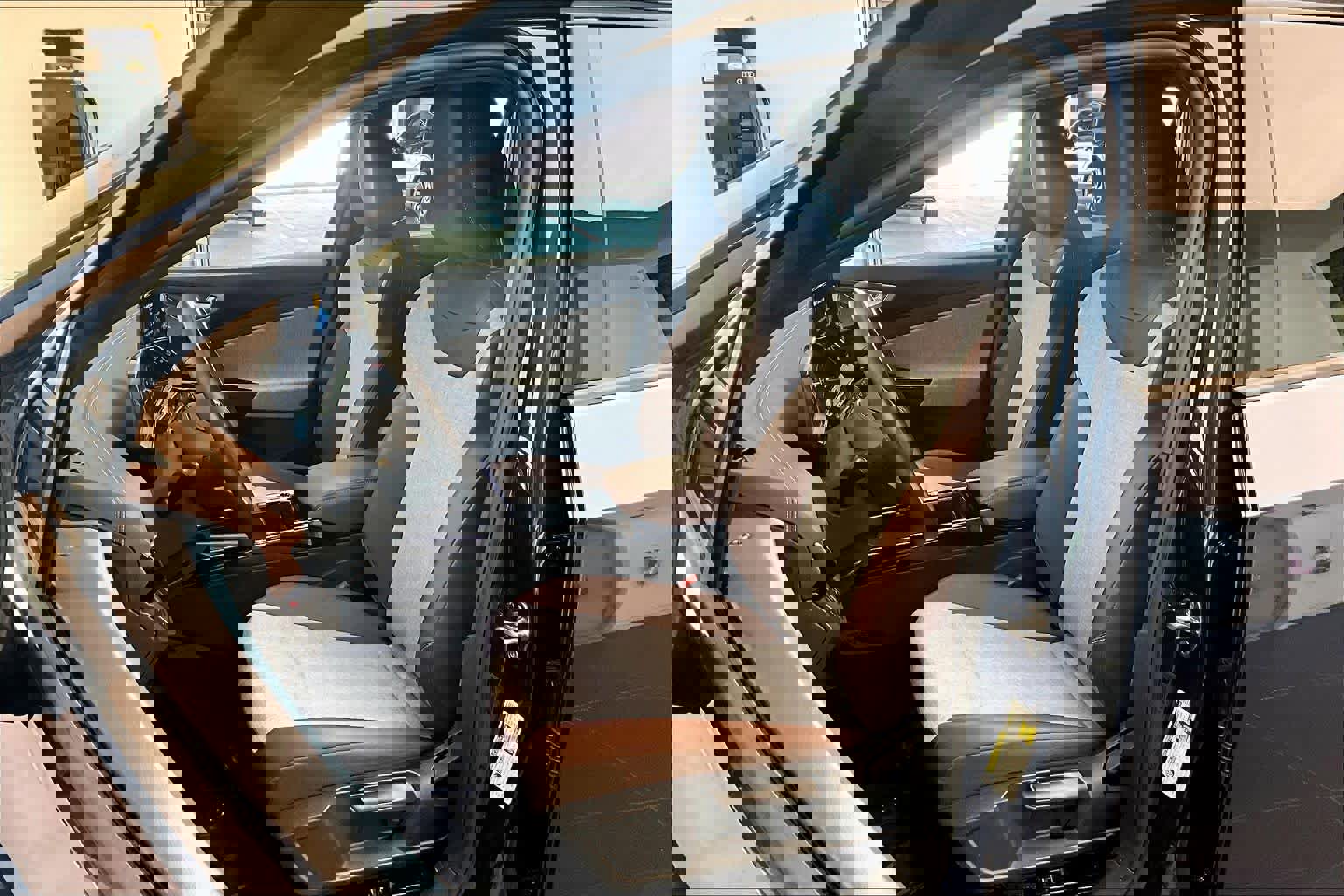 Used 2023 Volkswagen ID.4 Pro image 7