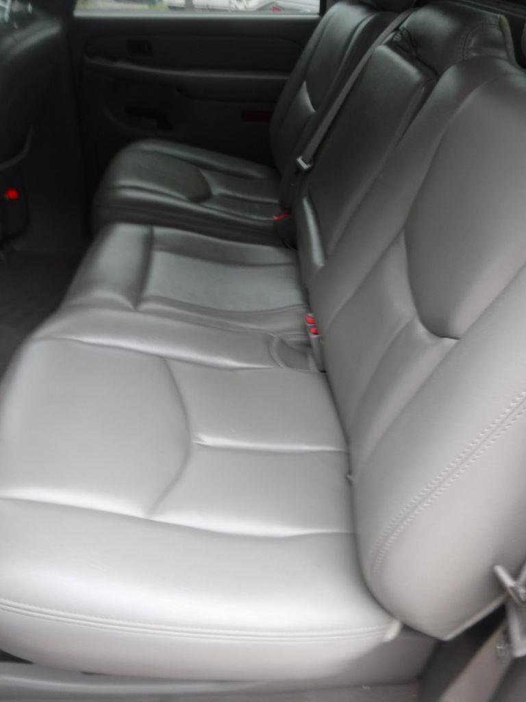 Used 2006 Chevrolet Avalanche Z66 w/ Sun And Sound Package RWD image 6