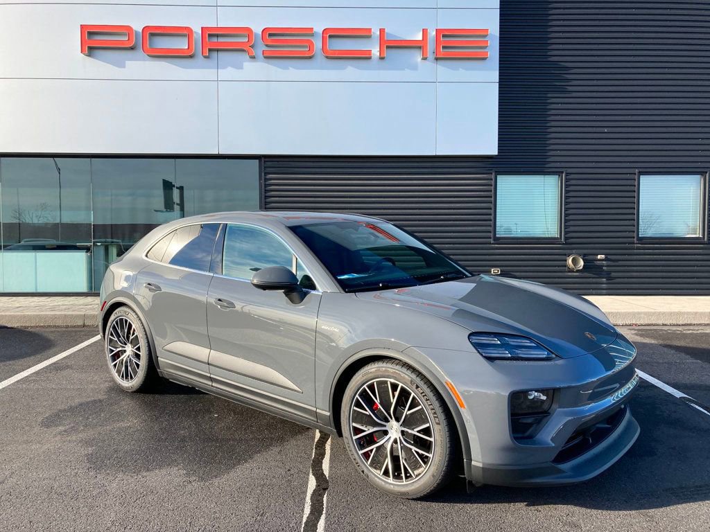 Used 2025 Porsche Macan 4S Electric image 17