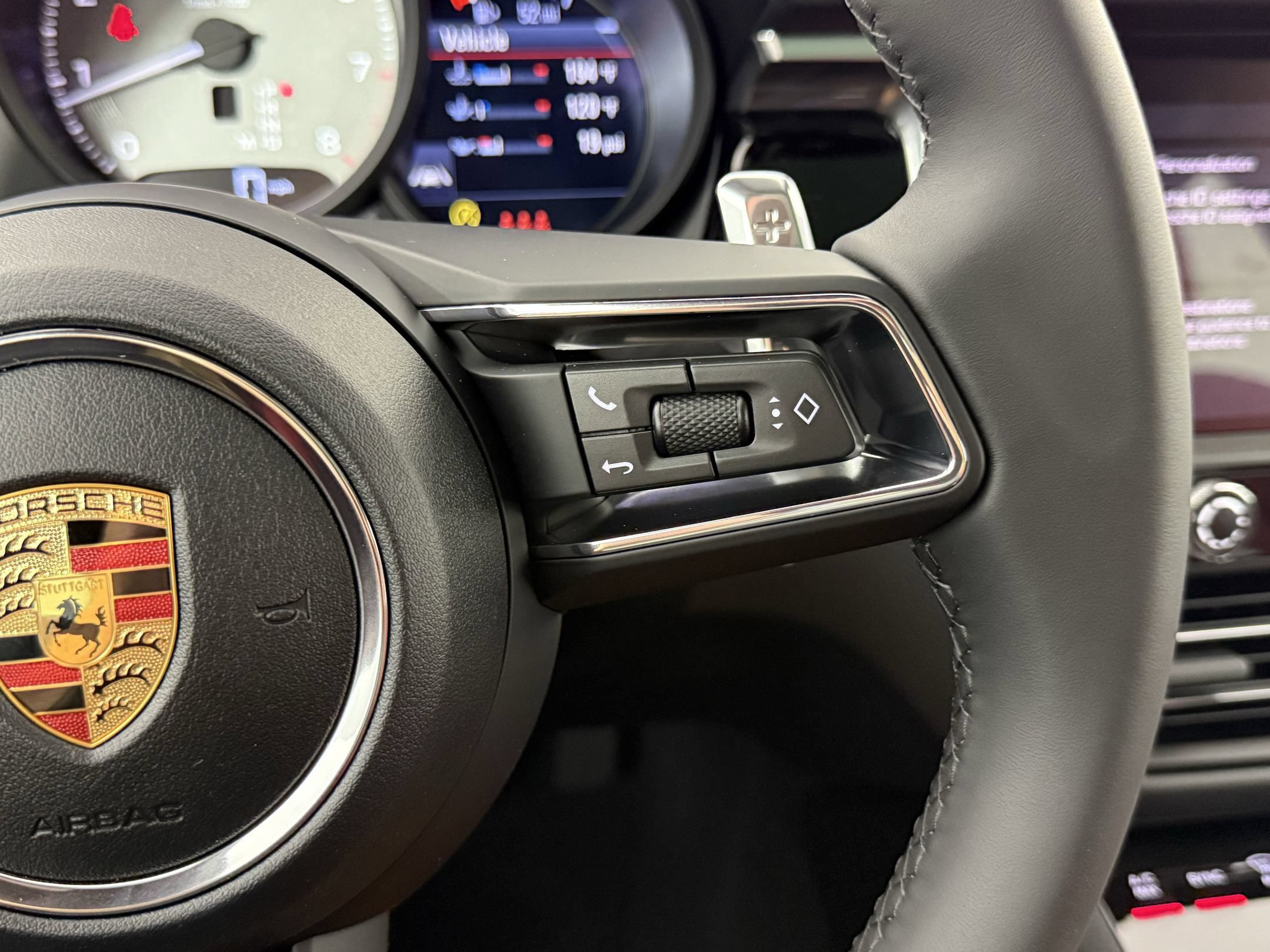 Certified 2026 Porsche Macan S AWD/4WD image 30