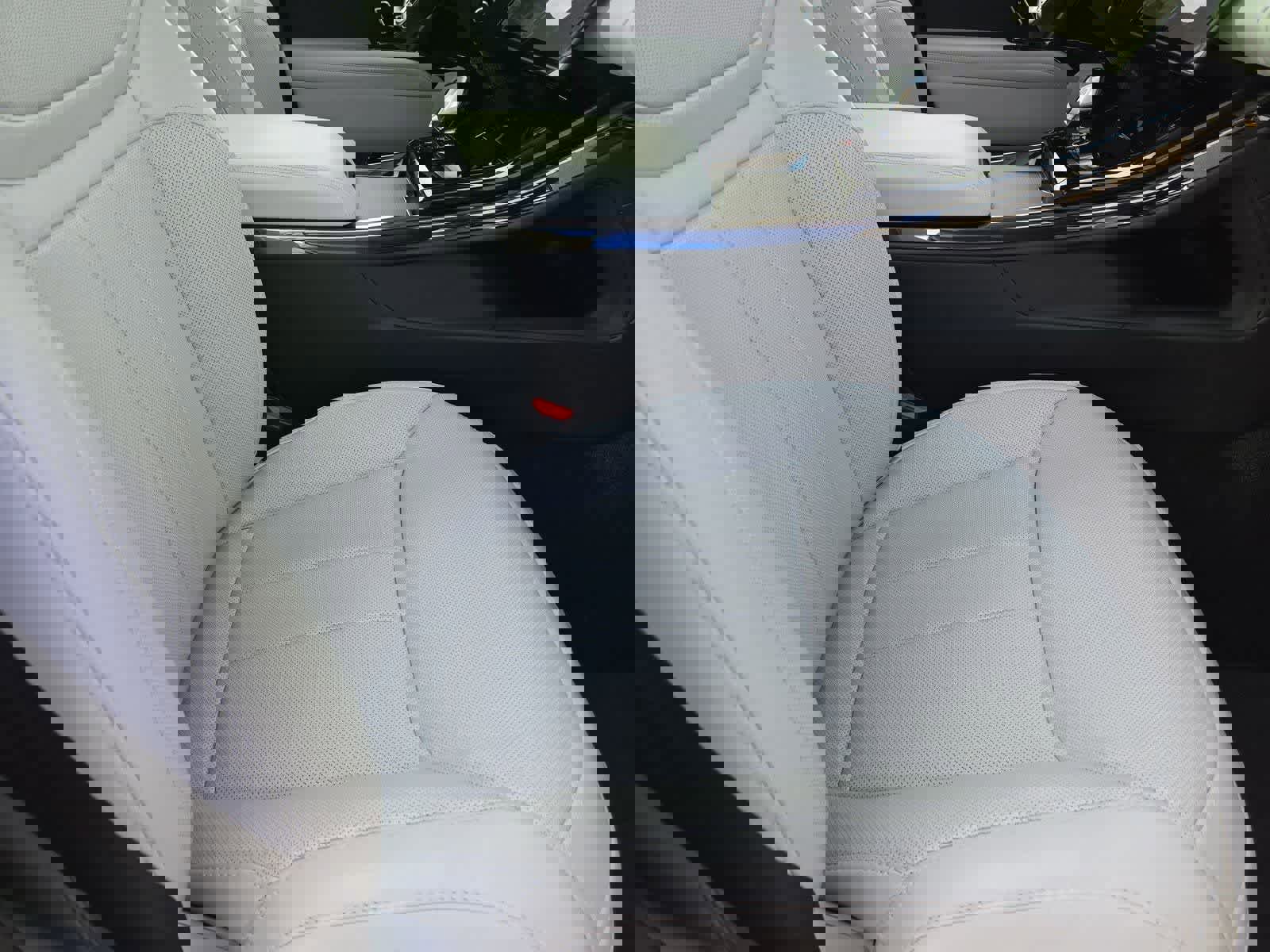 Used 2024 Land Rover Range Rover Sport SE image 21