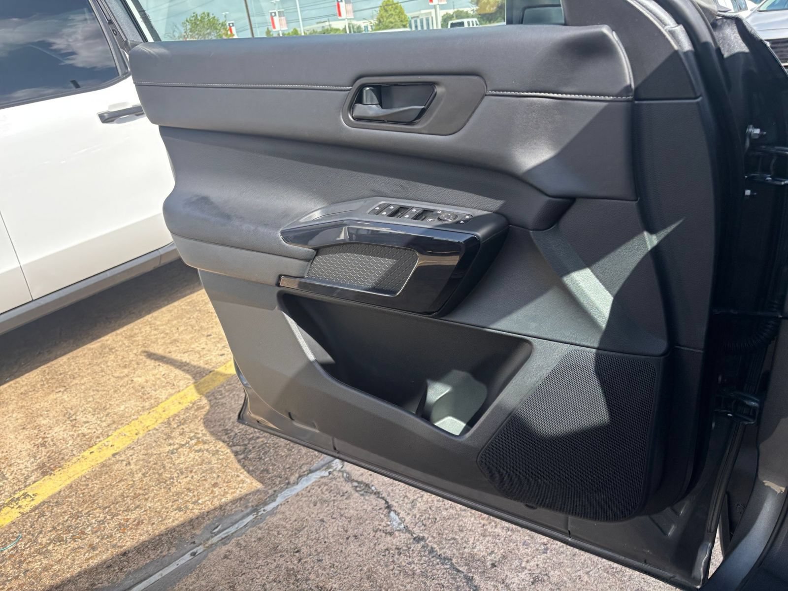 Used 2026 Nissan Pathfinder SV FWD image 18