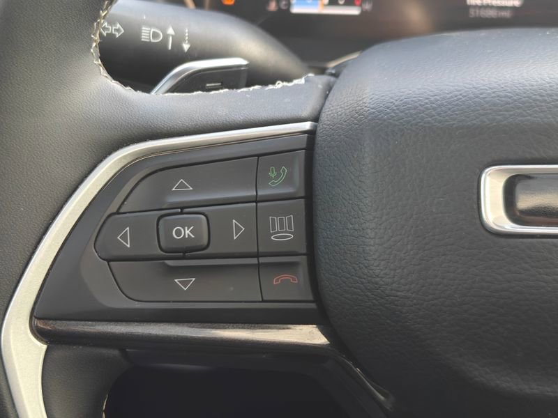 Used 2023 Jeep Grand Cherokee Altitude image 27