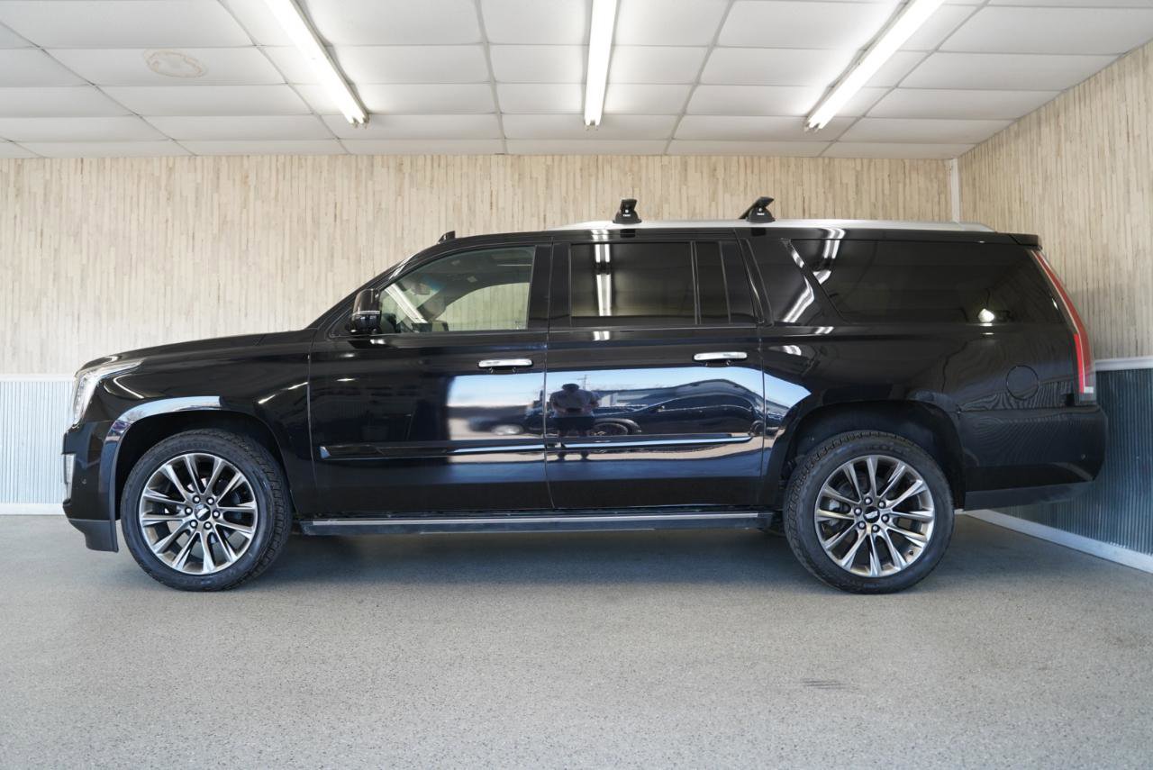 Used 2019 Cadillac Escalade ESV Platinum w/ Escalade Sport Edition image 5