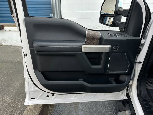 Used 2019 Ford F250 Lariat w/ Chrome Package image 11