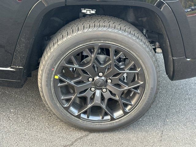New 2025 Jeep Grand Cherokee Summit image 18