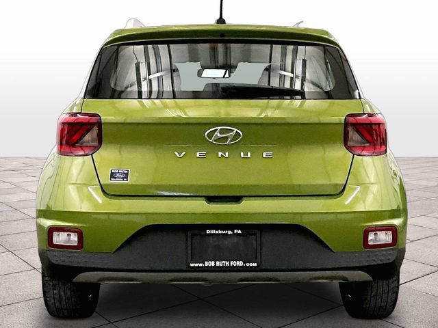 Used 2023 Hyundai Venue SEL FWD image 4