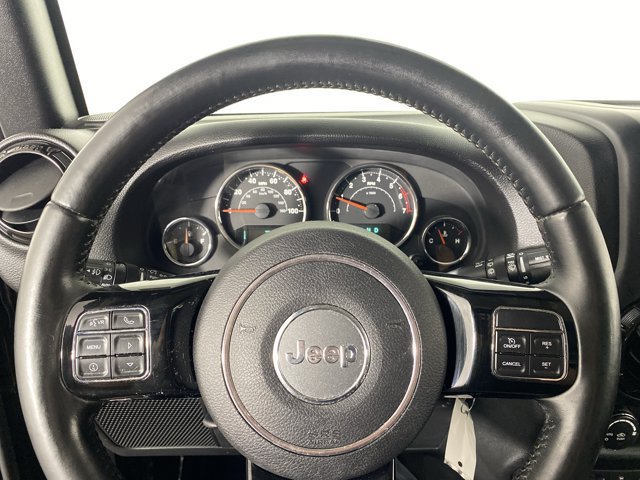 Used 2015 Jeep Wrangler Unlimited Sahara w/ Dual Top Group AWD/4WD image 20