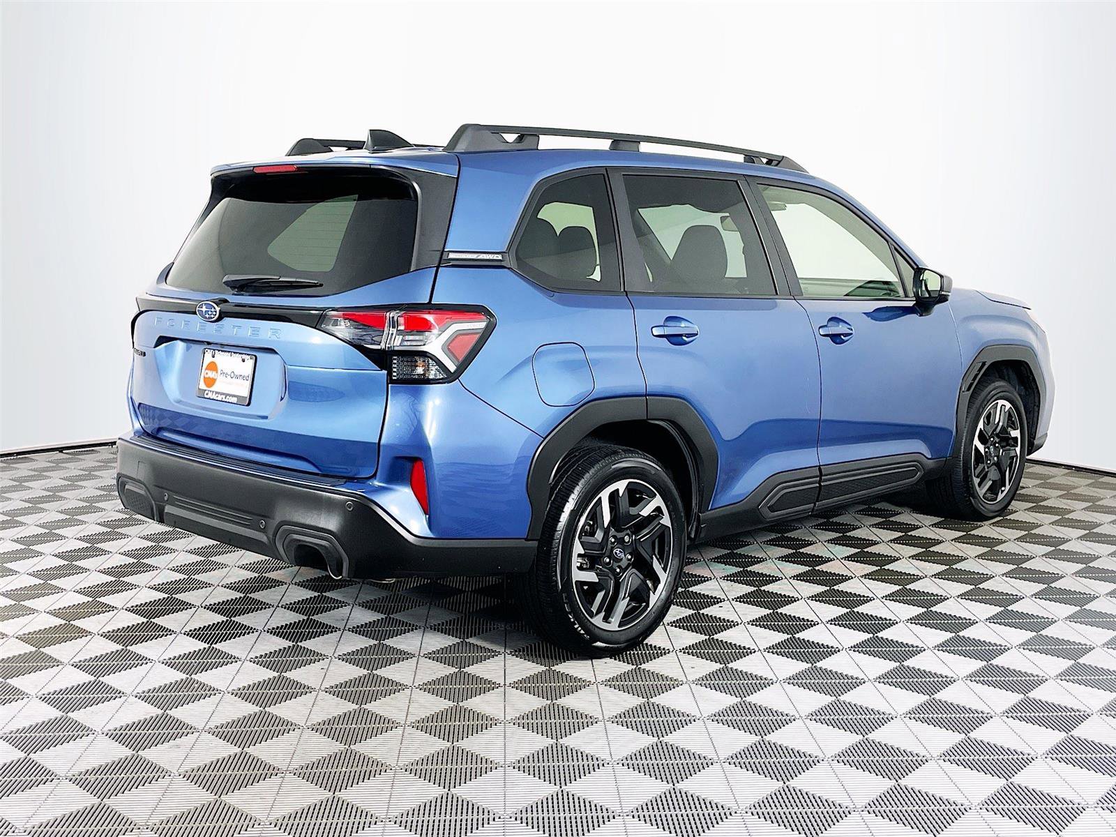 Used 2025 Subaru Forester Limited image 9