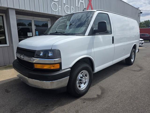 Used 2017 Chevrolet Express 3500 RWD image 1