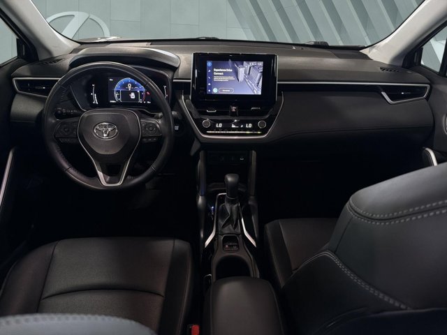 Used 2024 Toyota Corolla Cross XLE FWD image 13