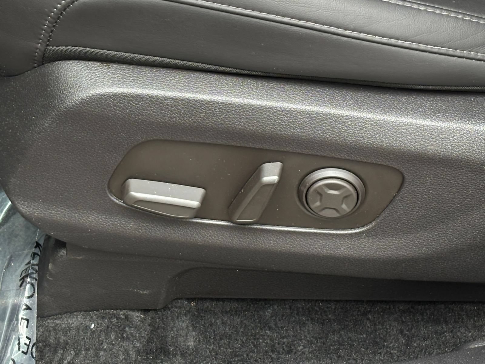 Used 2026 Kia Carnival FWD image 22