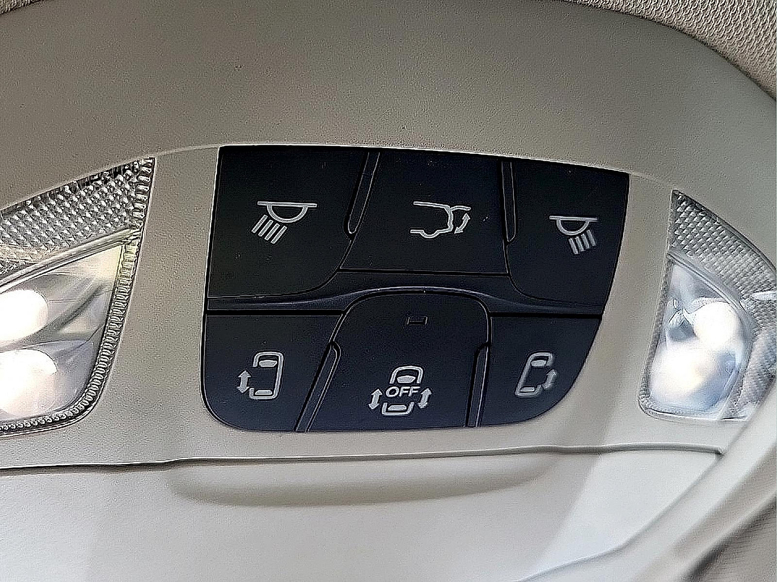 Used 2024 Chrysler Pacifica Touring-L FWD image 26