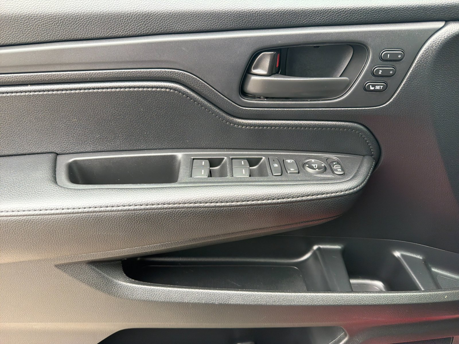 Used 2025 Honda Odyssey Sport-L image 10
