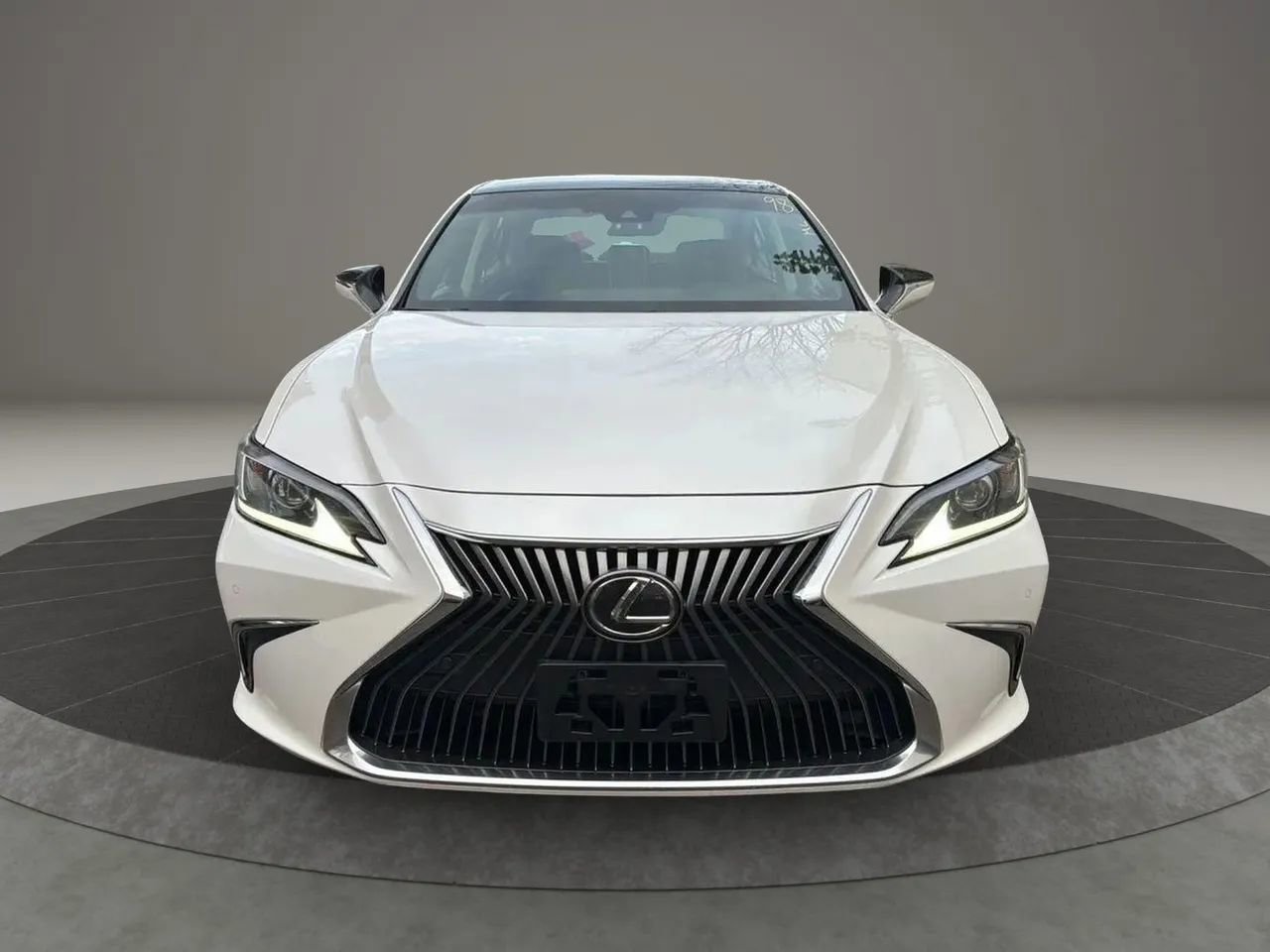 Used 2019 Lexus ES 350 image 2