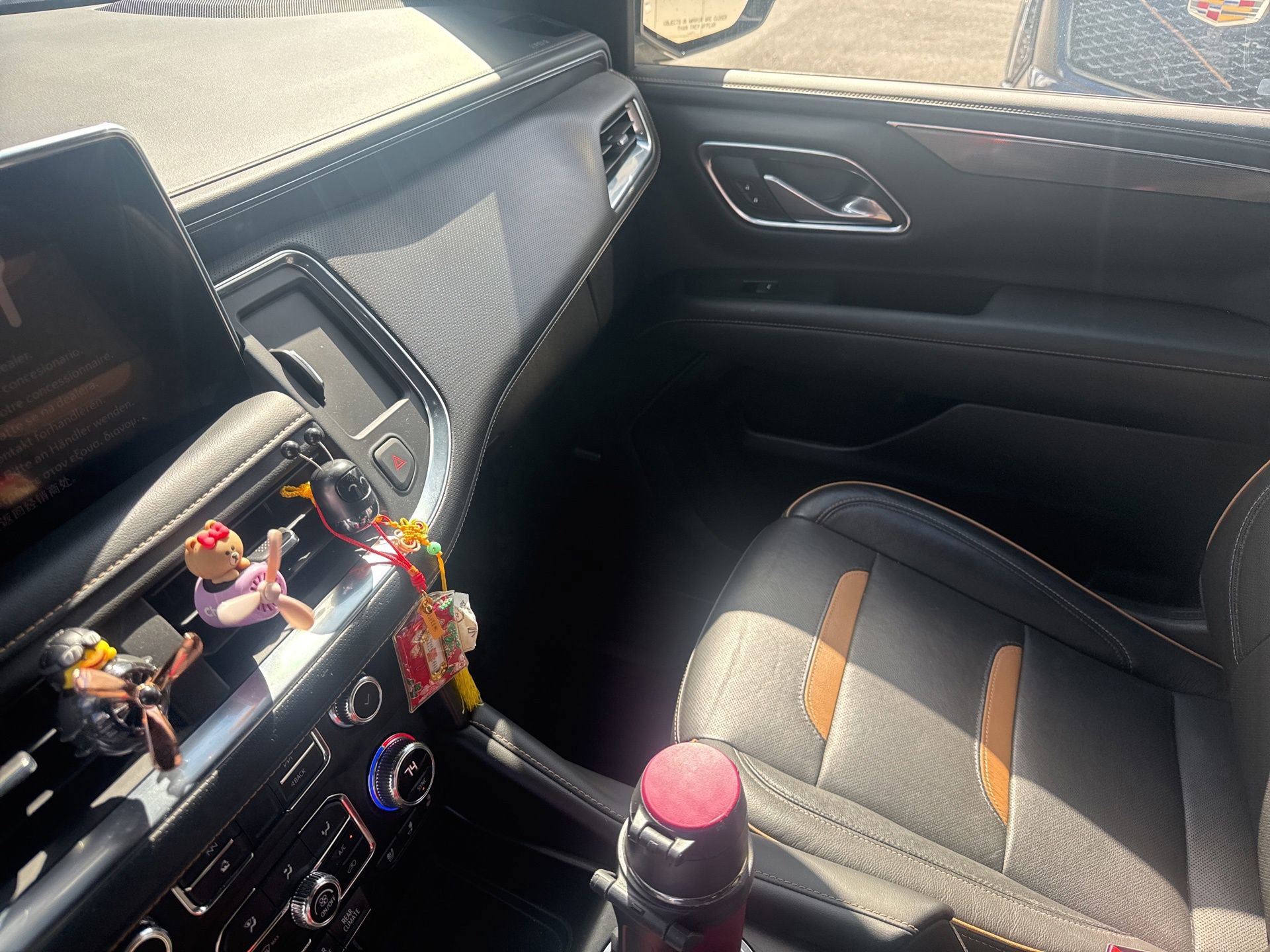 Used 2021 GMC Yukon AT4 w/ AT4 Premium Package image 3