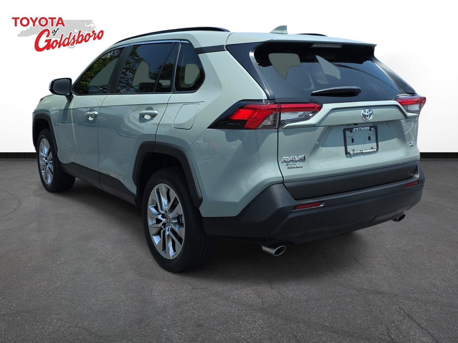 Used 2023 Toyota RAV4 XLE Premium FWD image 7