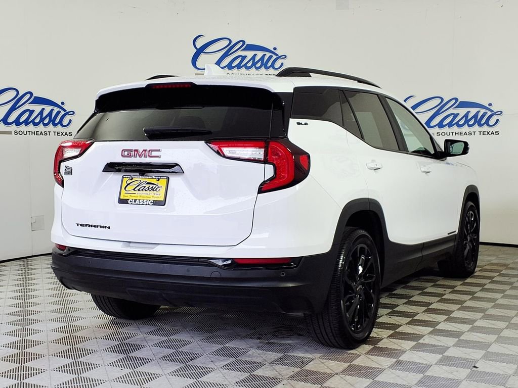 Used 2024 GMC Terrain SLE w/ Driver Convenience Package FWD image 6