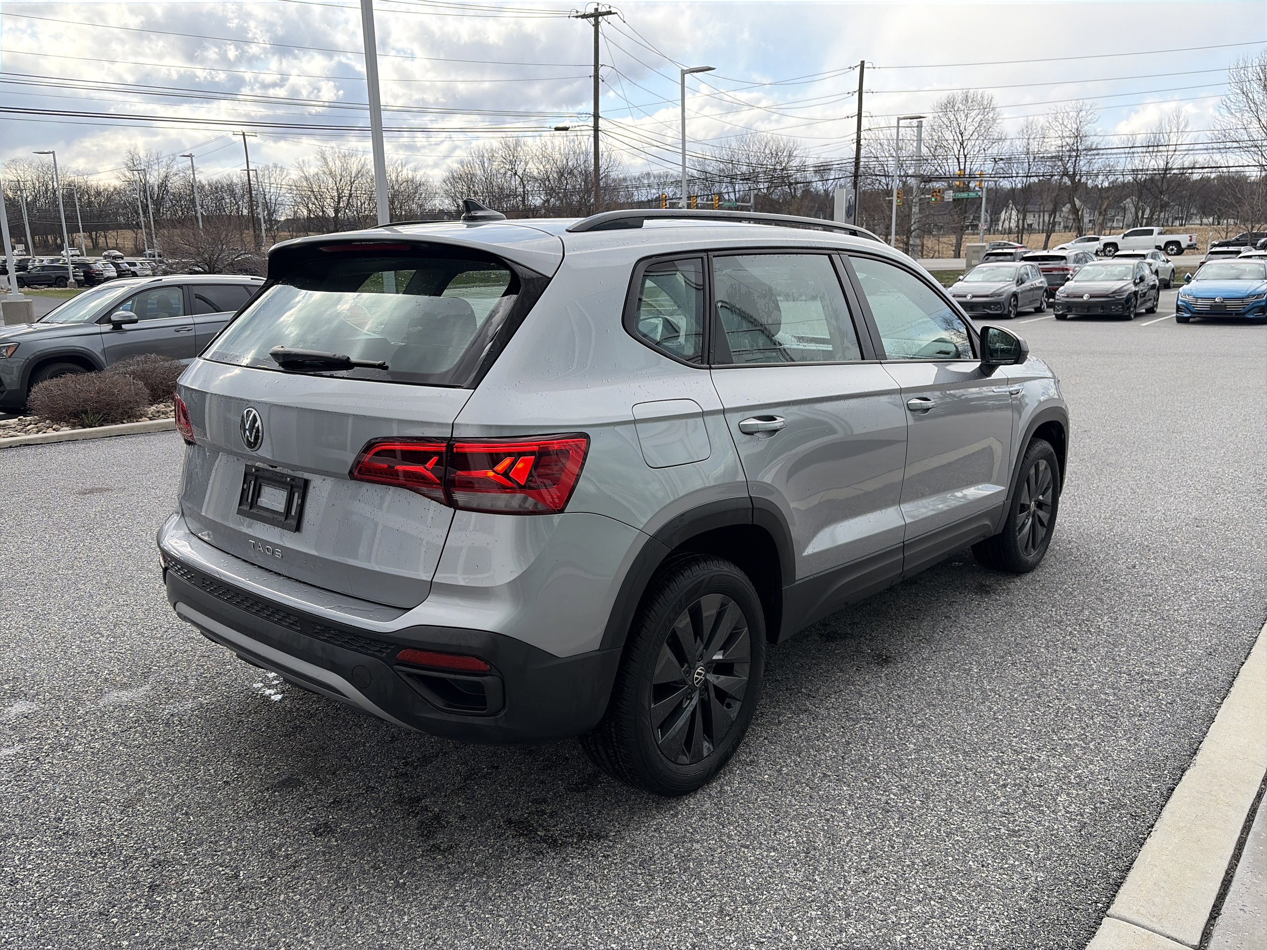 Used 2024 Volkswagen Taos S image 4