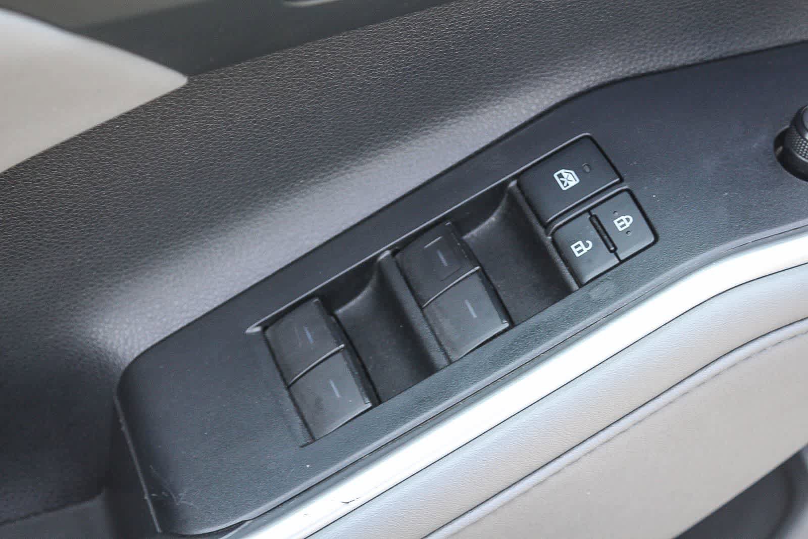 Used 2021 Toyota Highlander XLE image 28