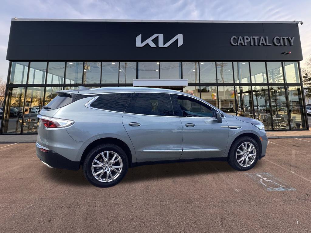 Used 2023 Buick Enclave Essence w/ Experience Buick Package AWD/4WD image 7