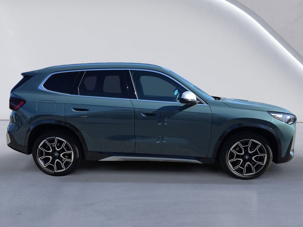 Used 2024 BMW X1 xDrive28i w/ Convenience Package image 3