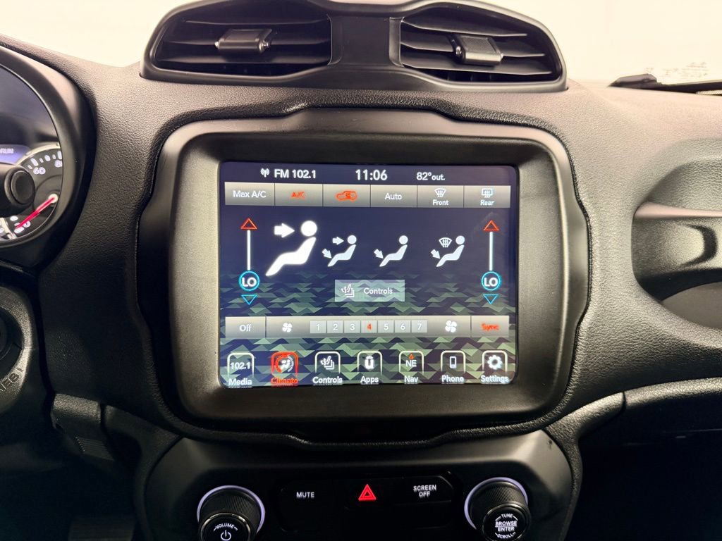 Used 2022 Jeep Renegade Latitude w/ Sun/Sound Group image 18