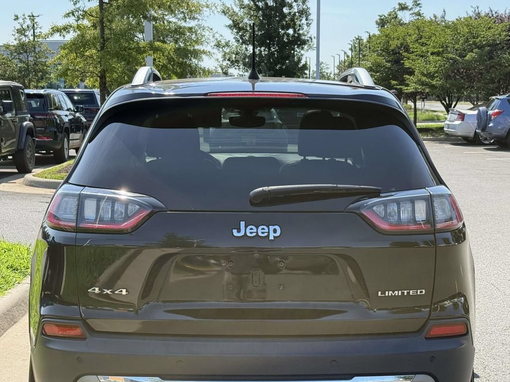 Used 2019 Jeep Cherokee Limited AWD/4WD image 12