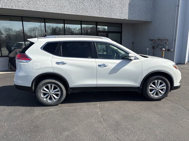 Used 2016 Nissan Rogue SV w/ SV Premium Package image 13