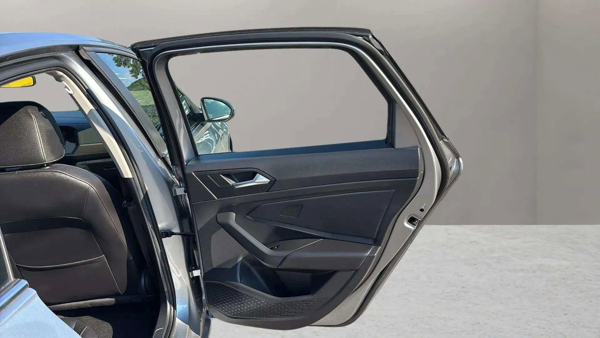 Used 2020 Volkswagen Jetta SEL Premium image 20