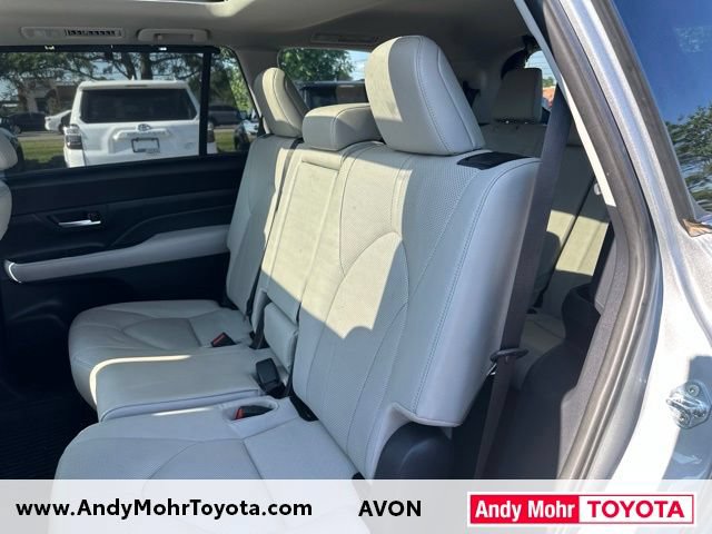 Certified 2024 Toyota Grand Highlander AWD image 33