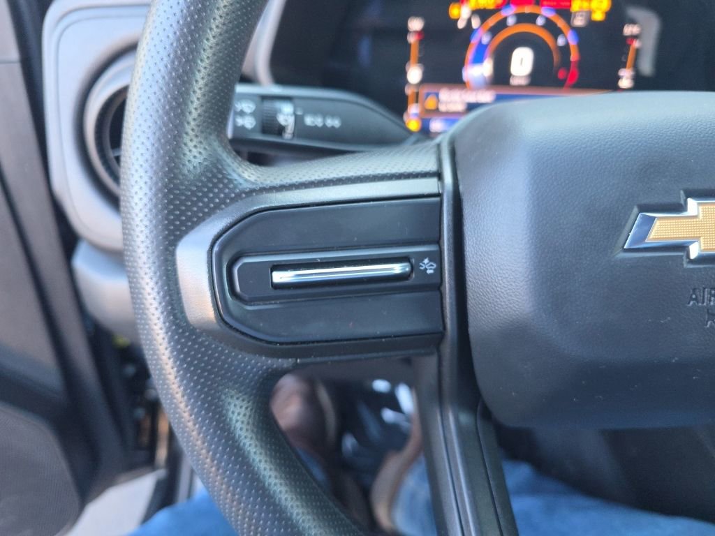 Used 2023 Chevrolet Colorado W/T image 15