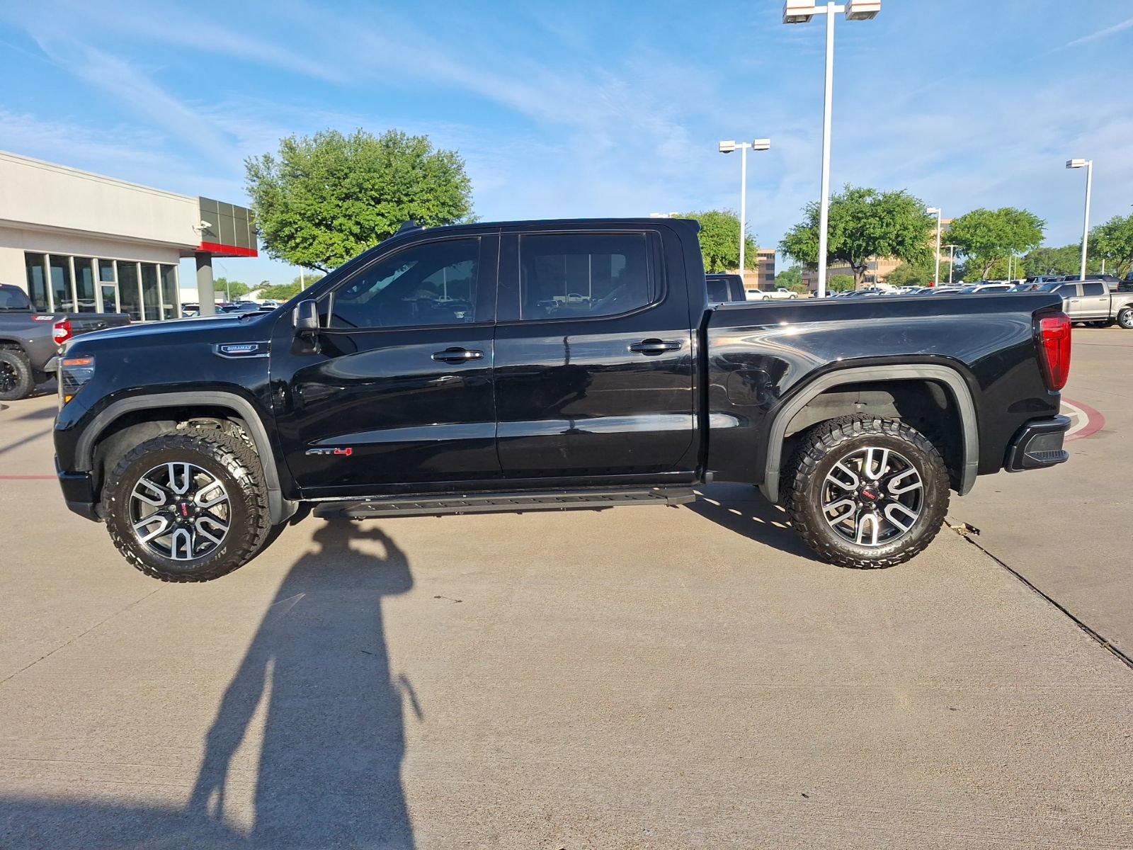 Used 2023 GMC Sierra 1500 AT4 w/ Technology Package image 3
