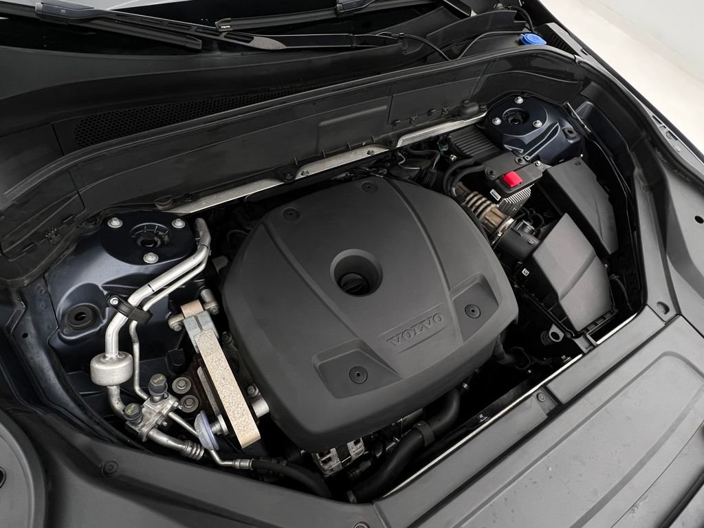 Used 2020 Volvo XC90 T6 Momentum w/ Protection Package image 30