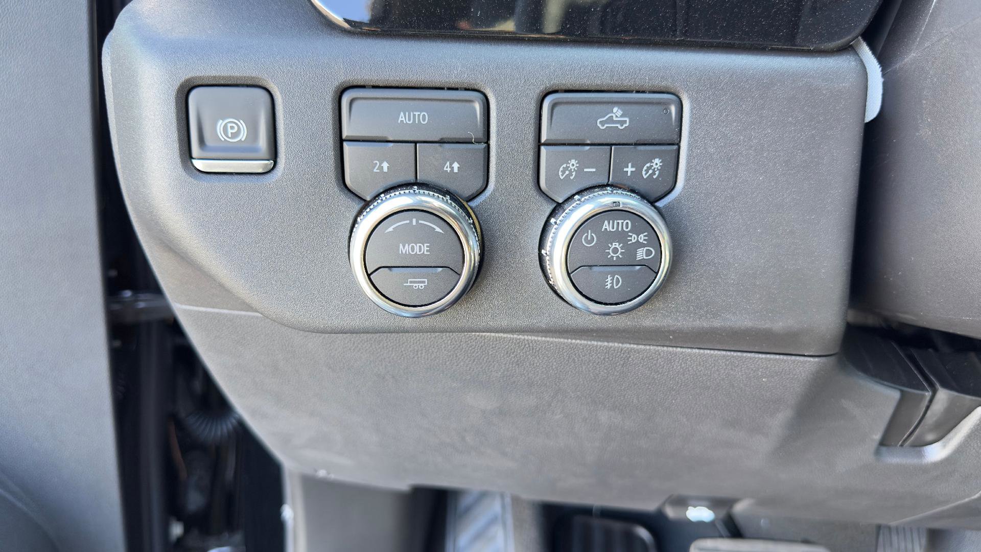 New 2025 GMC Sierra 1500 Elevation image 18