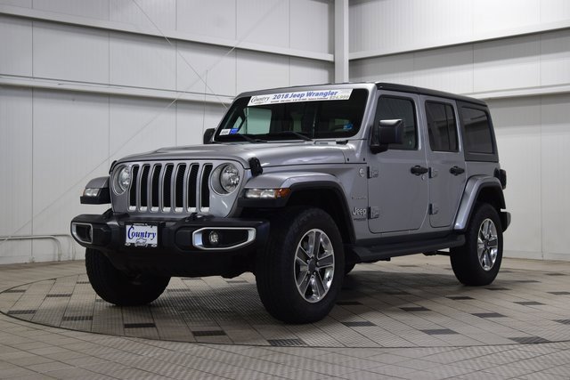 Used 2018 Jeep Wrangler Unlimited Sahara image 3