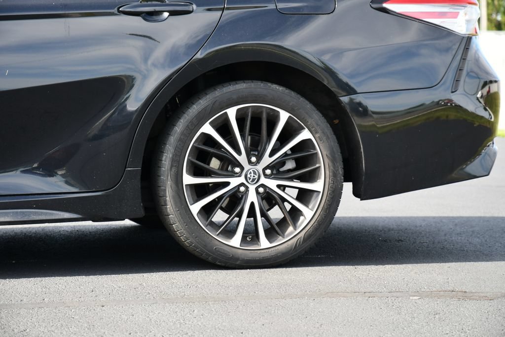 Used 2019 Toyota Camry SE FWD image 11