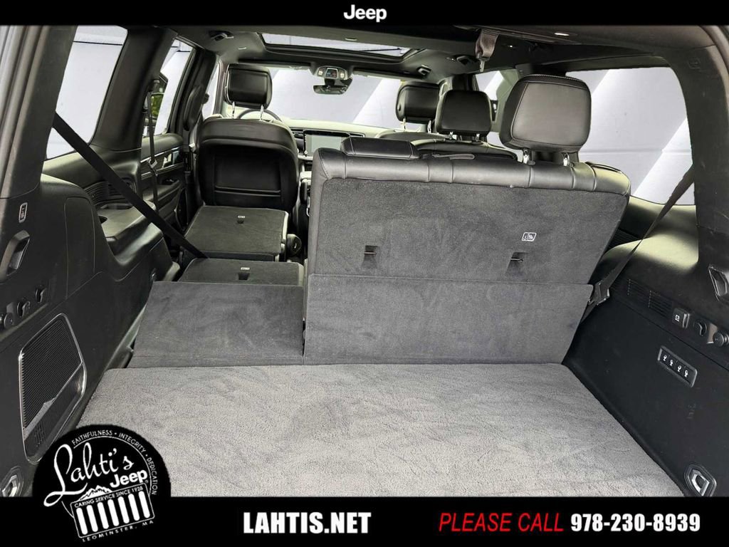 Used 2022 Jeep Wagoneer Series III w/ Premium Group I image 17