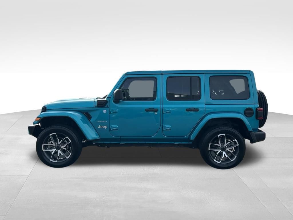 Used 2024 Jeep Wrangler Unlimited Sahara w/ Technology Group AWD/4WD image 2