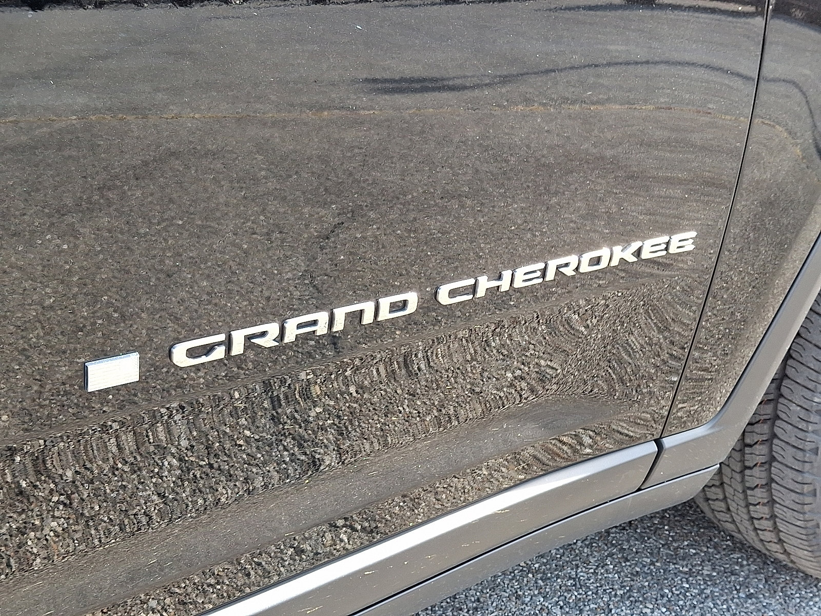 Used 2021 Jeep Grand Cherokee L Laredo w/ Luxury Tech Group I image 32