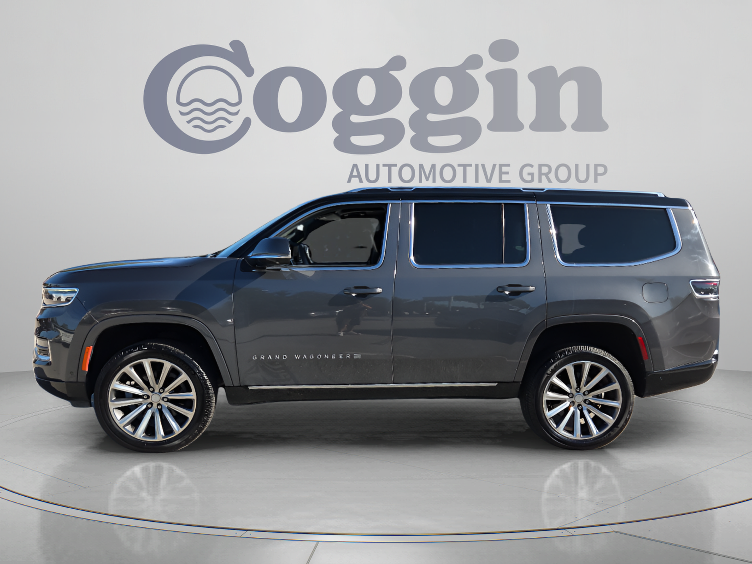 Used 2022 Jeep Grand Wagoneer Series II w/ Convenience Group III AWD/4WD image 2