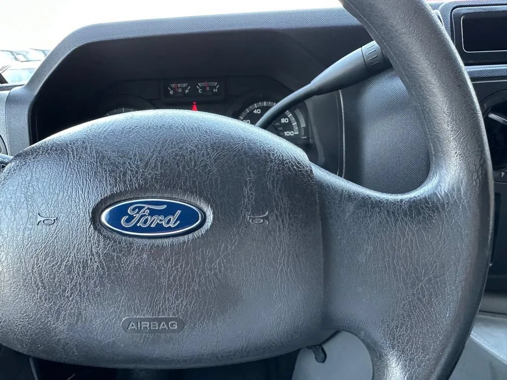 Used 2015 Ford E-350 and Econoline 350 Super Duty RWD image 18